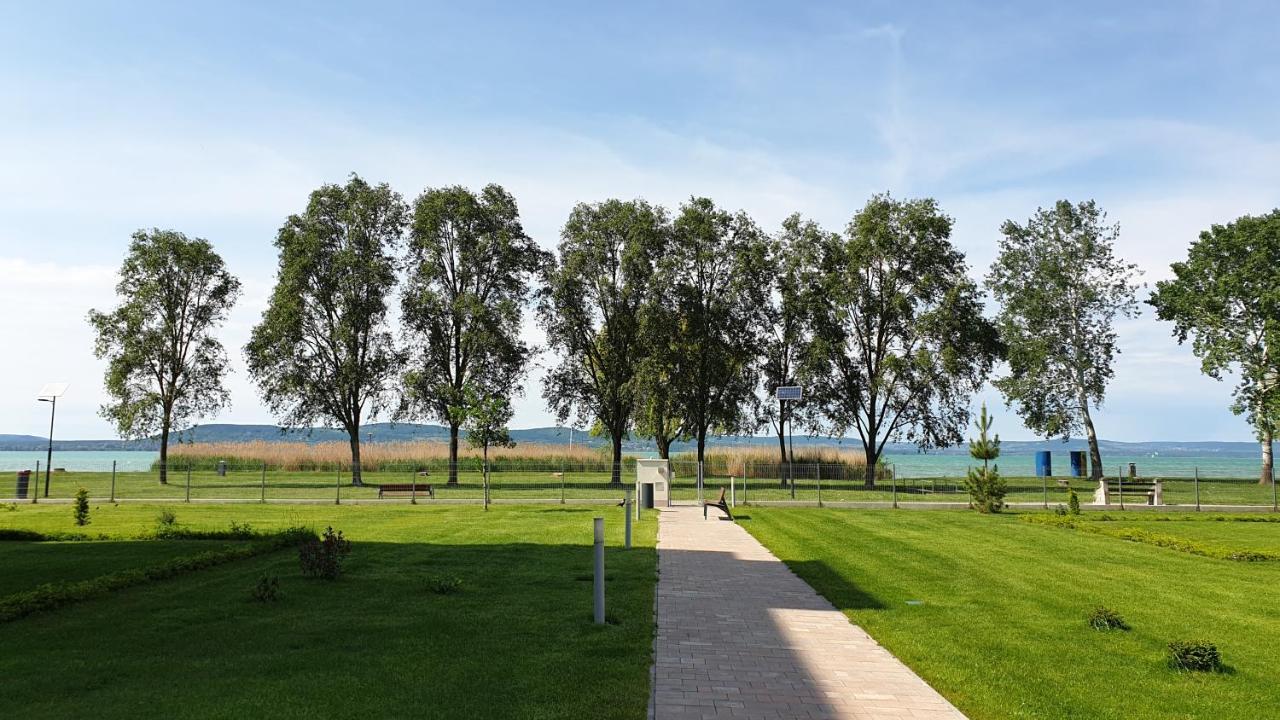Lelle Resort B20 Balatonlelle Exterior foto