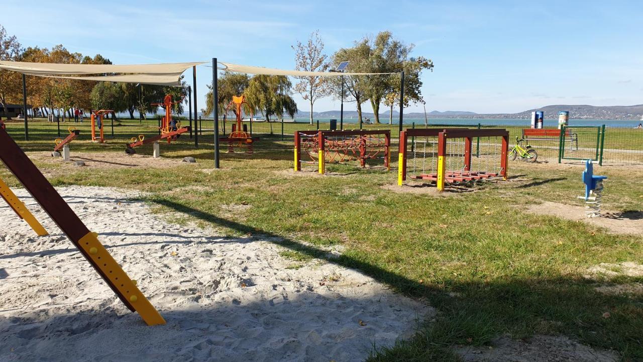 Lelle Resort B20 Balatonlelle Exterior foto